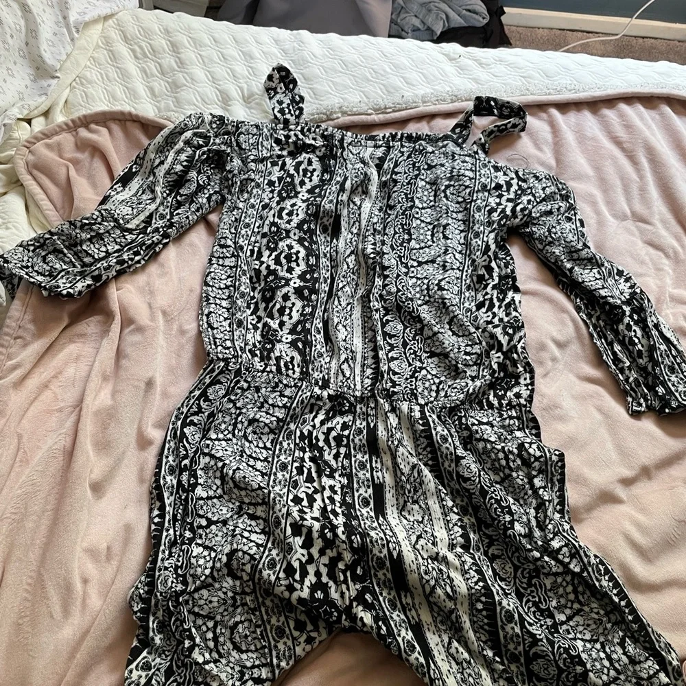 Romper - Picture 2 of 3
